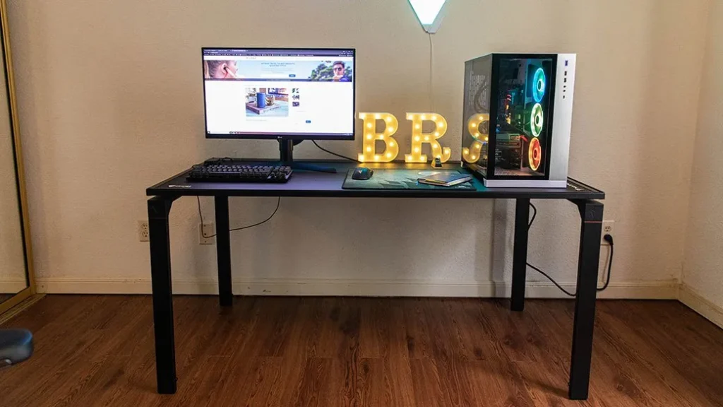 Cable-Free Desk