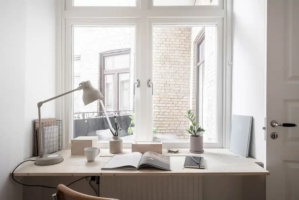 Windowsill Workstation